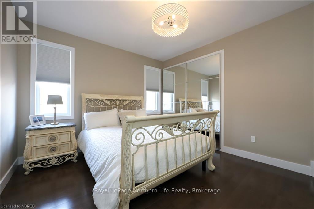 












5 ZEPHYR HEIGHTS

,
North Bay (Airport),




Ontario
P1B8G2

