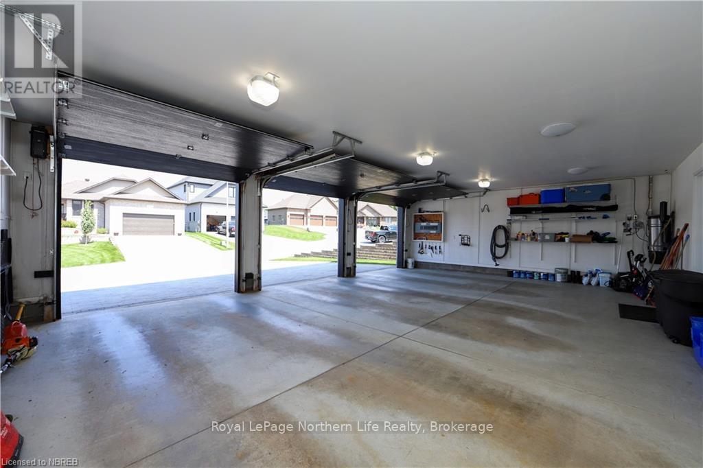 












5 ZEPHYR HEIGHTS

,
North Bay (Airport),




Ontario
P1B8G2

