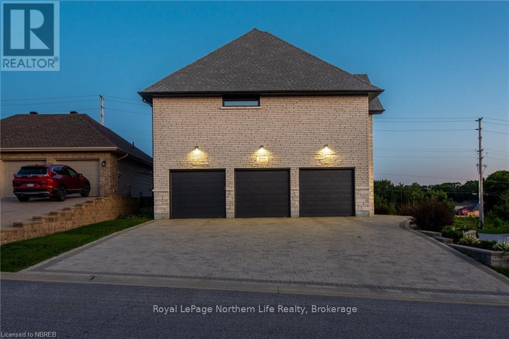 












5 ZEPHYR HEIGHTS

,
North Bay (Airport),




Ontario
P1B8G2

