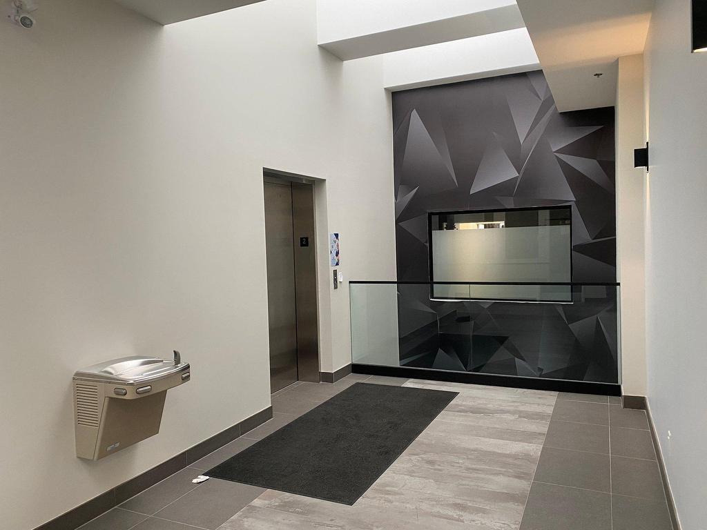 









72


Rue de la Gare

, 206,
Saint-Jérôme,




QC
J7Z2B8

