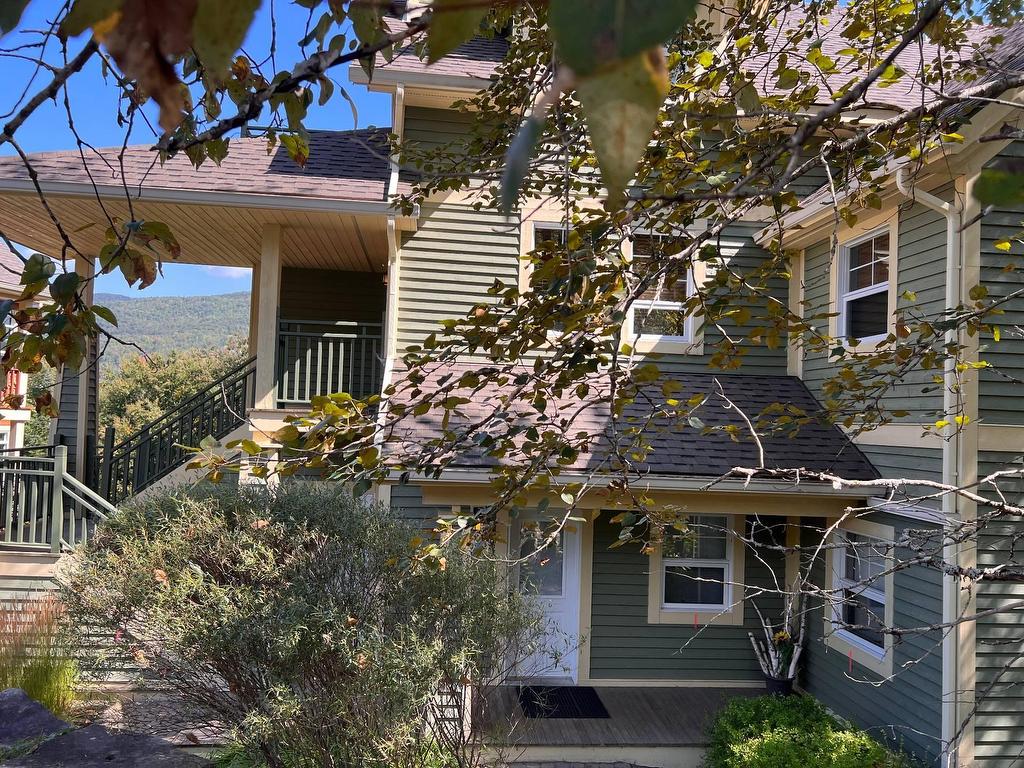 









209


Ch. des Quatre-Sommets

, 2,
Mont-Tremblant,




QC
J8E1C6

