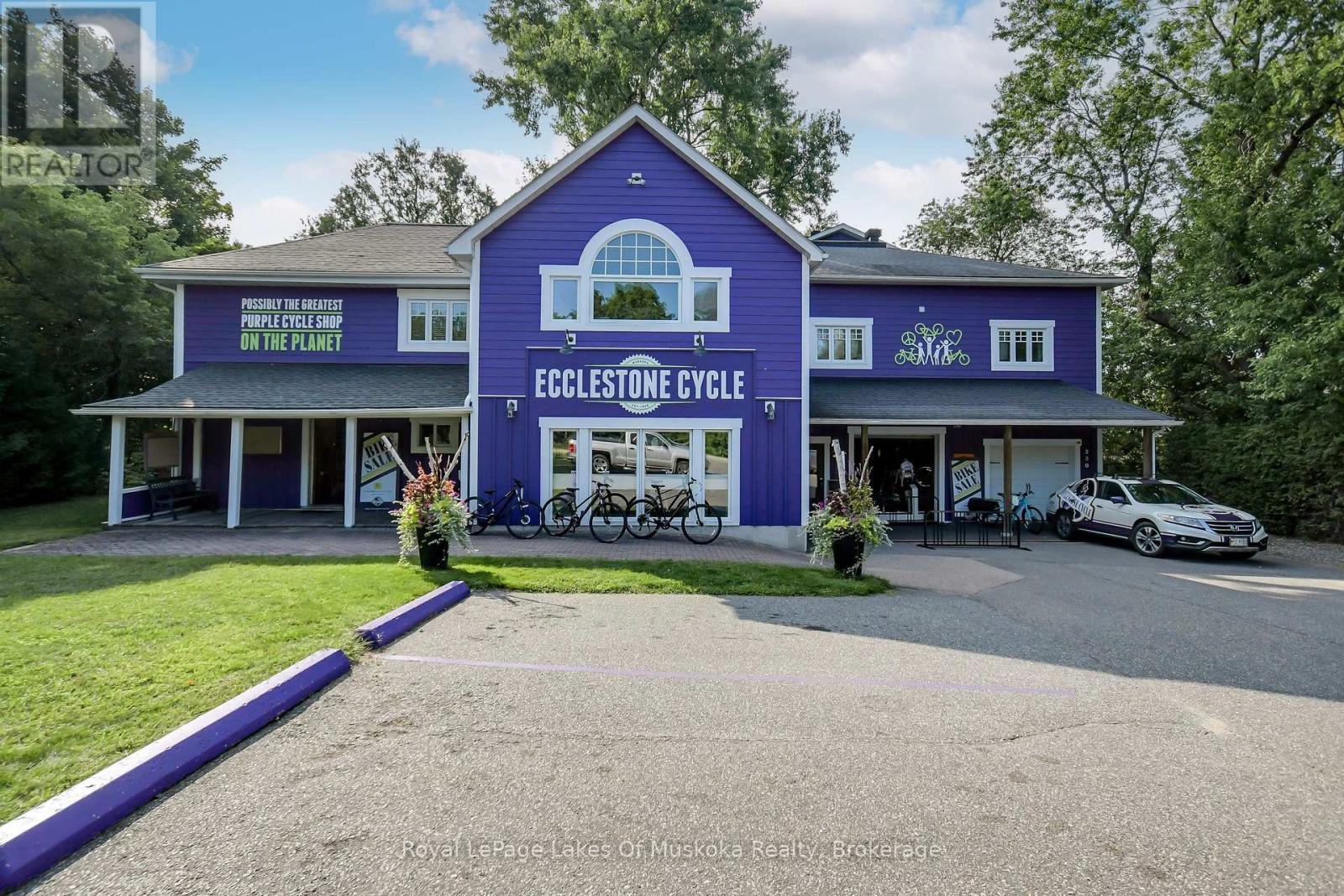 












230 ECCLESTONE DRIVE

,
Bracebridge (Macaulay),




Ontario
P1L1G4

