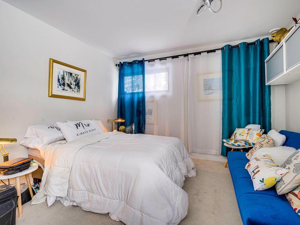 









4109


Rue de la Paroi

,
Sainte-Adèle,




QC
J8B0E7


