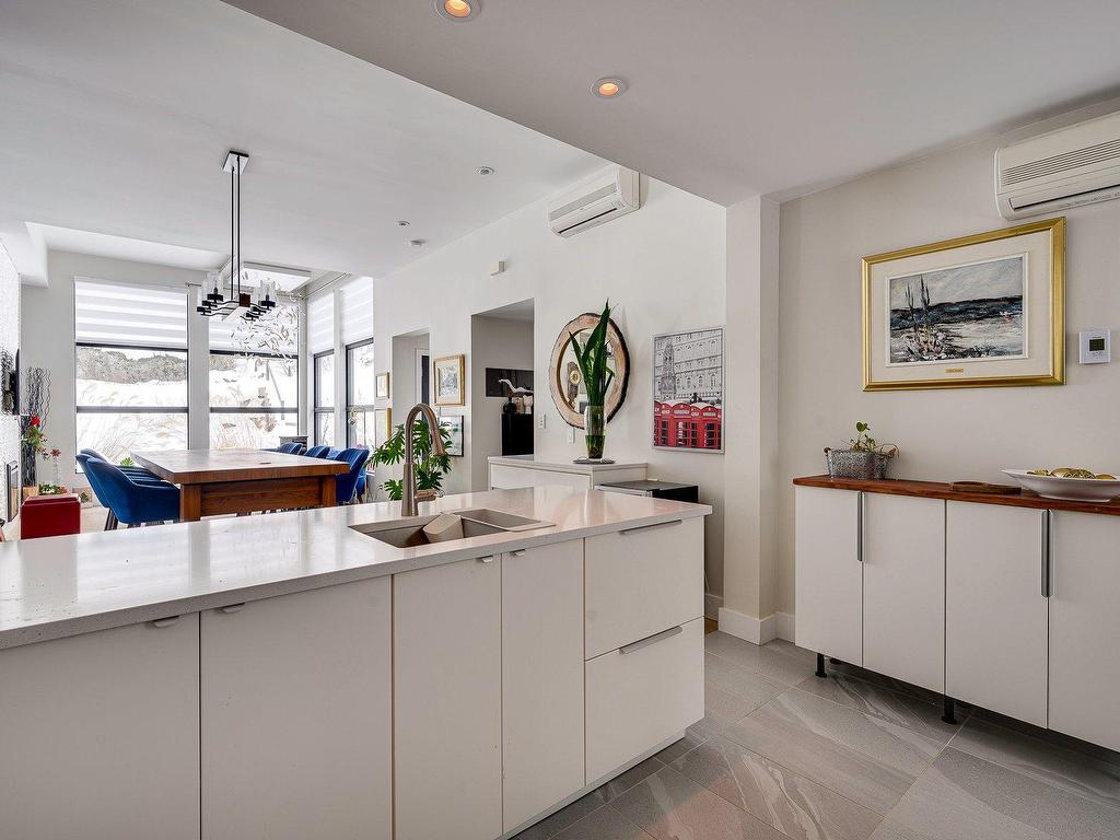 









4109


Rue de la Paroi

,
Sainte-Adèle,




QC
J8B0E7

