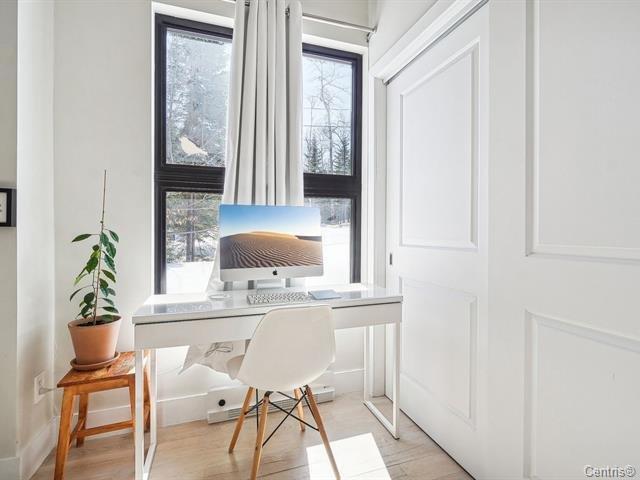









4109


Rue de la Paroi

,
Sainte-Adèle,




QC
J8B0E7

