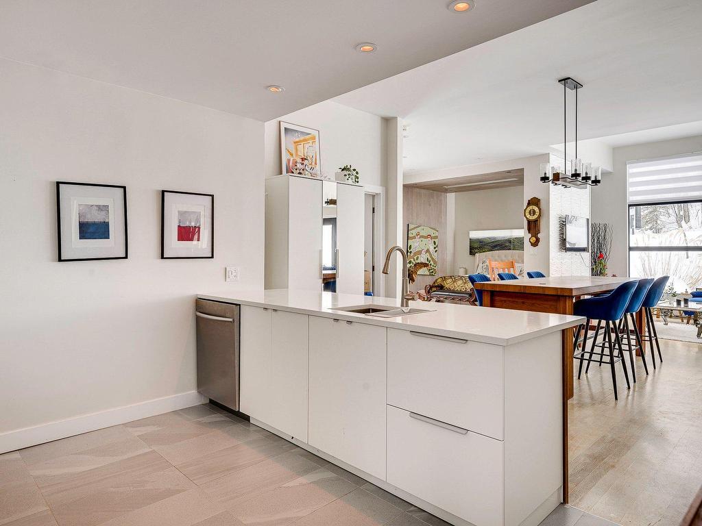 









4109


Rue de la Paroi

,
Sainte-Adèle,




QC
J8B0E7

