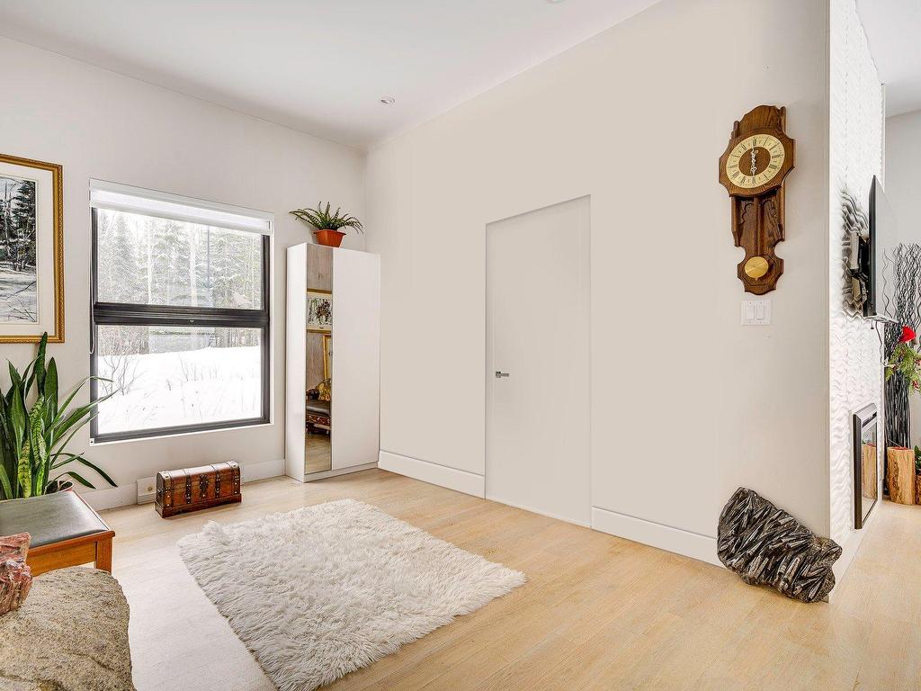









4109


Rue de la Paroi

,
Sainte-Adèle,




QC
J8B0E7


