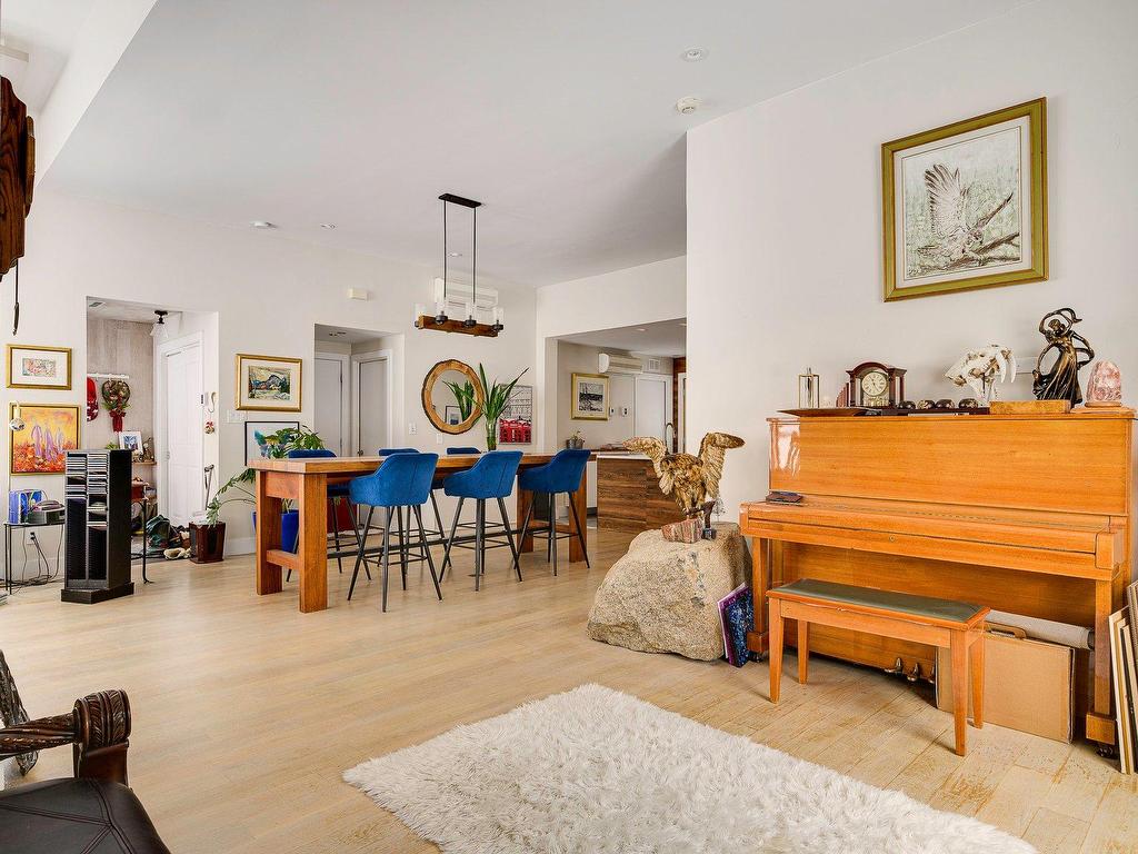









4109


Rue de la Paroi

,
Sainte-Adèle,




QC
J8B0E7

