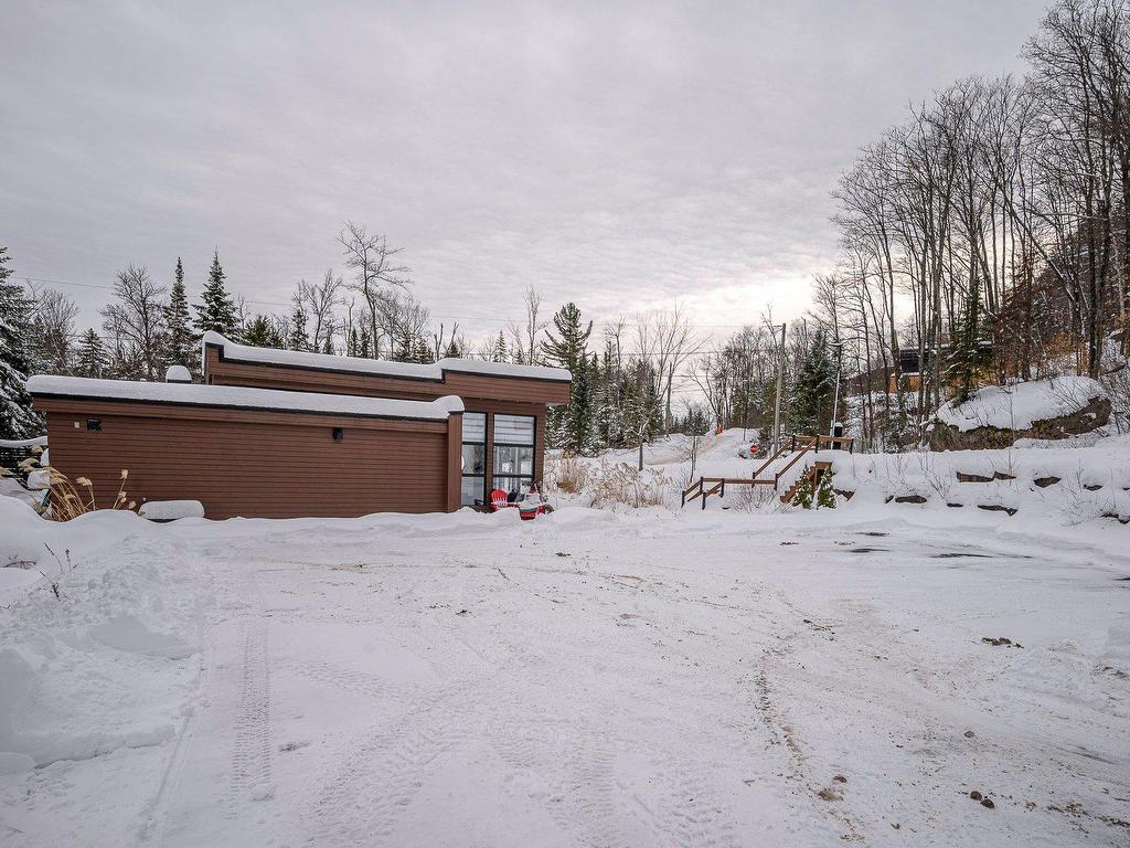 









4109


Rue de la Paroi

,
Sainte-Adèle,




QC
J8B0E7

