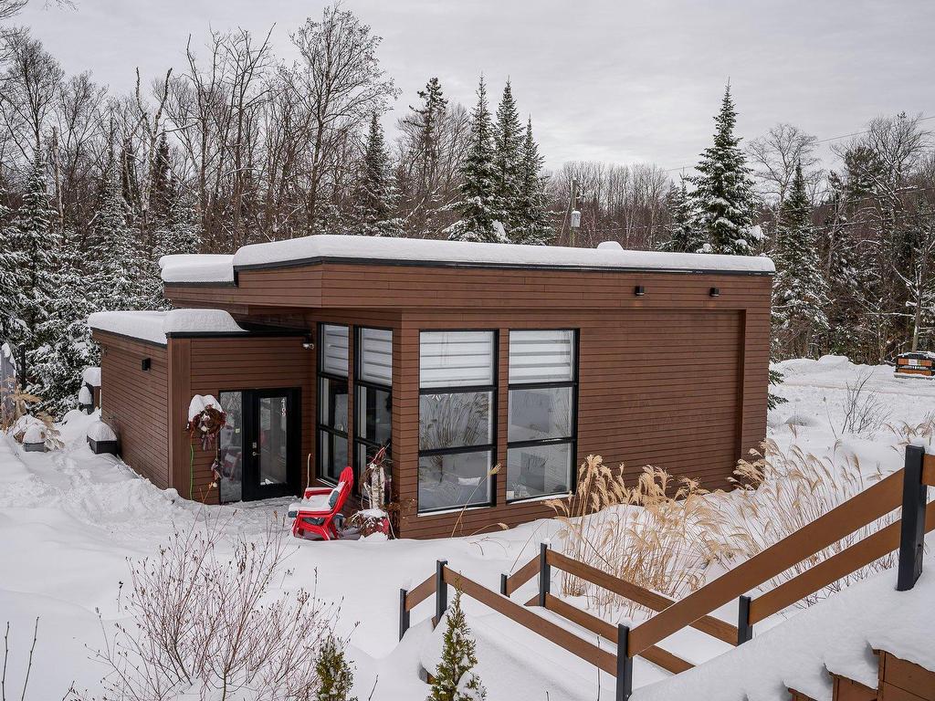 









4109


Rue de la Paroi

,
Sainte-Adèle,




QC
J8B0E7

