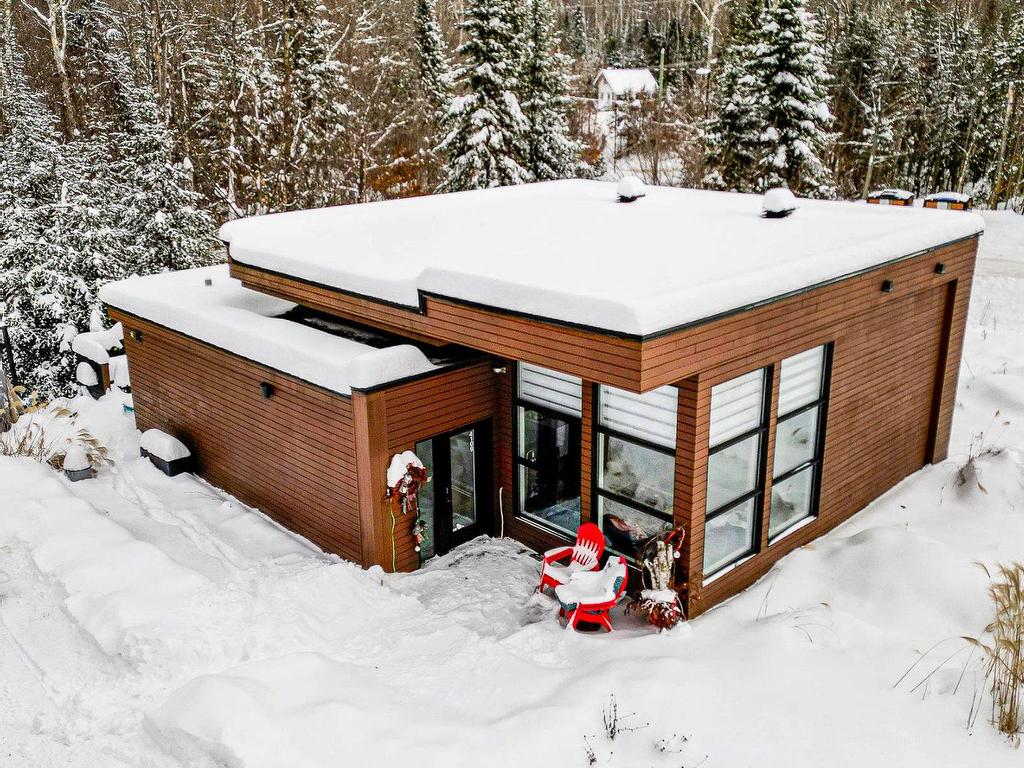 









4109


Rue de la Paroi

,
Sainte-Adèle,




QC
J8B0E7

