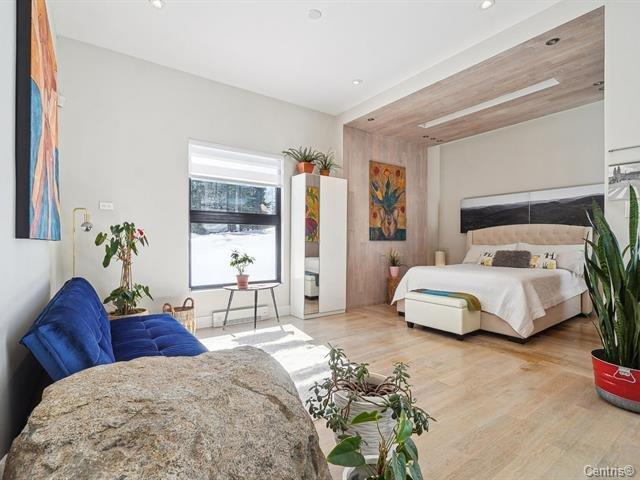 









4109


Rue de la Paroi

,
Sainte-Adèle,




QC
J8B0E7

