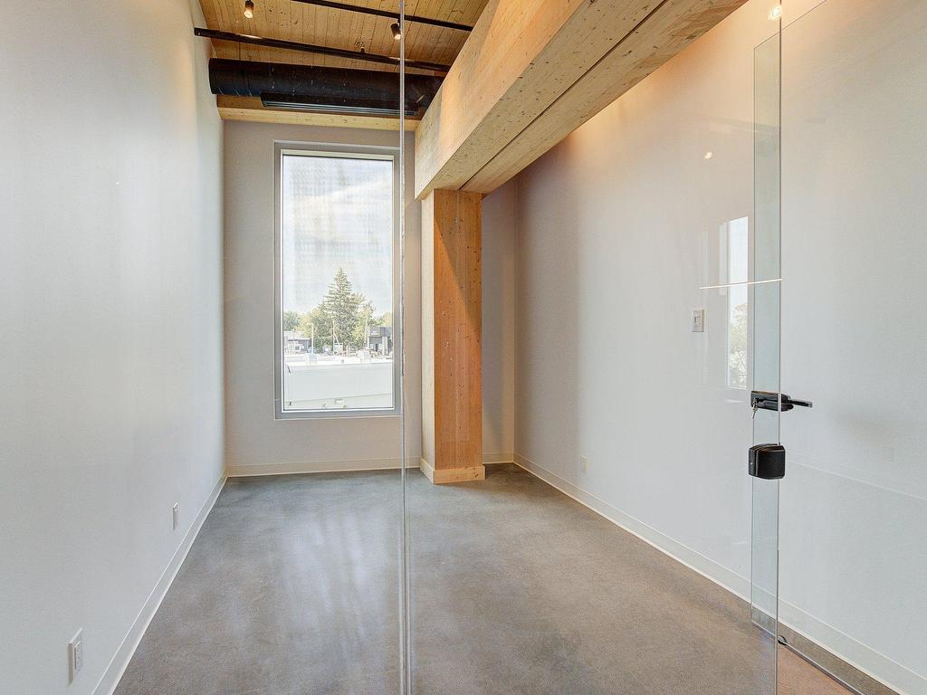 









2


Boul. du Curé-Labelle

, 202B,
Sainte-Thérèse,




QC
J7E2W9

