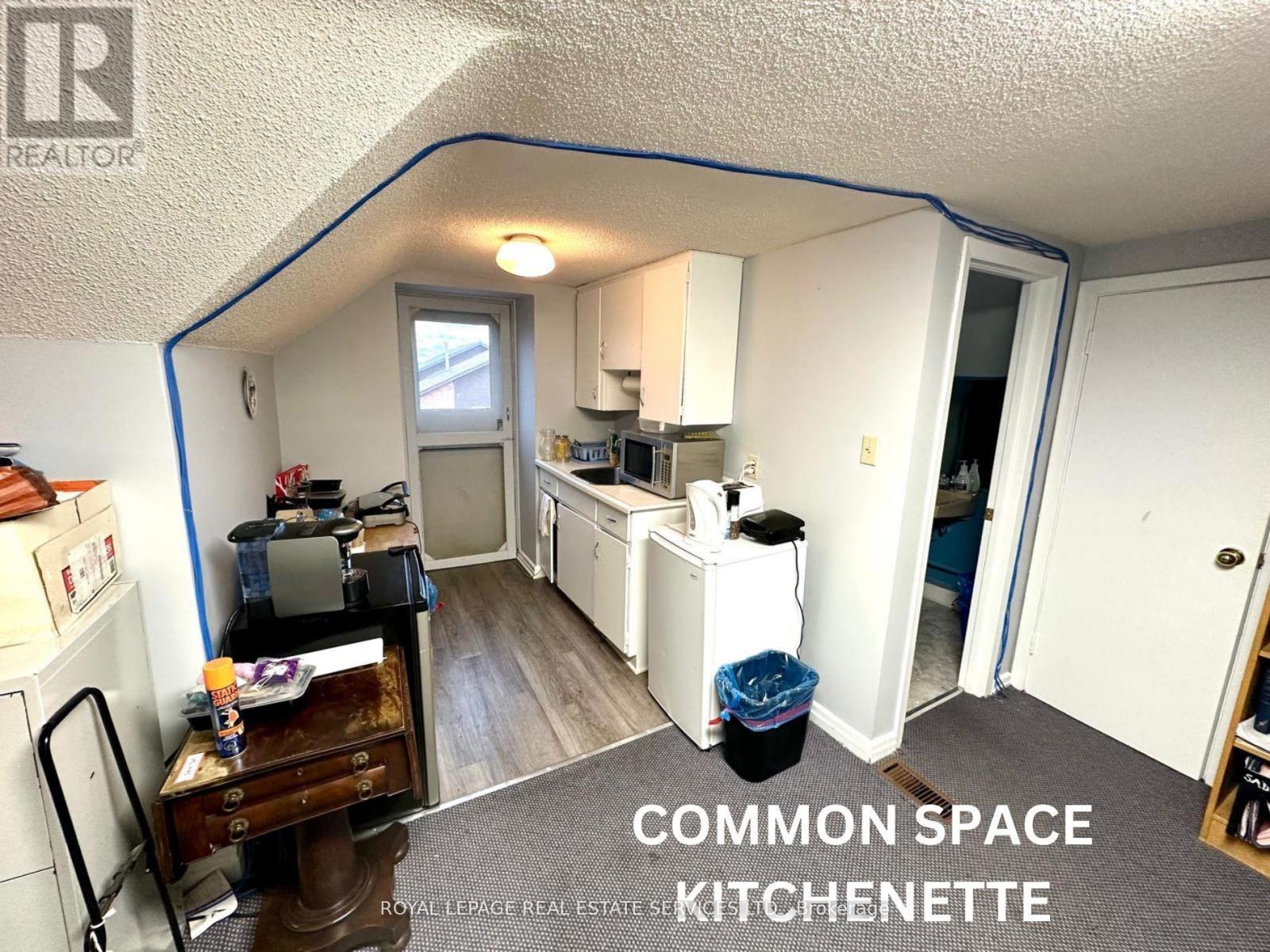 












3RD FL - 268 MAIN STREET N

,
Brampton,




Ontario
L6V1P5

