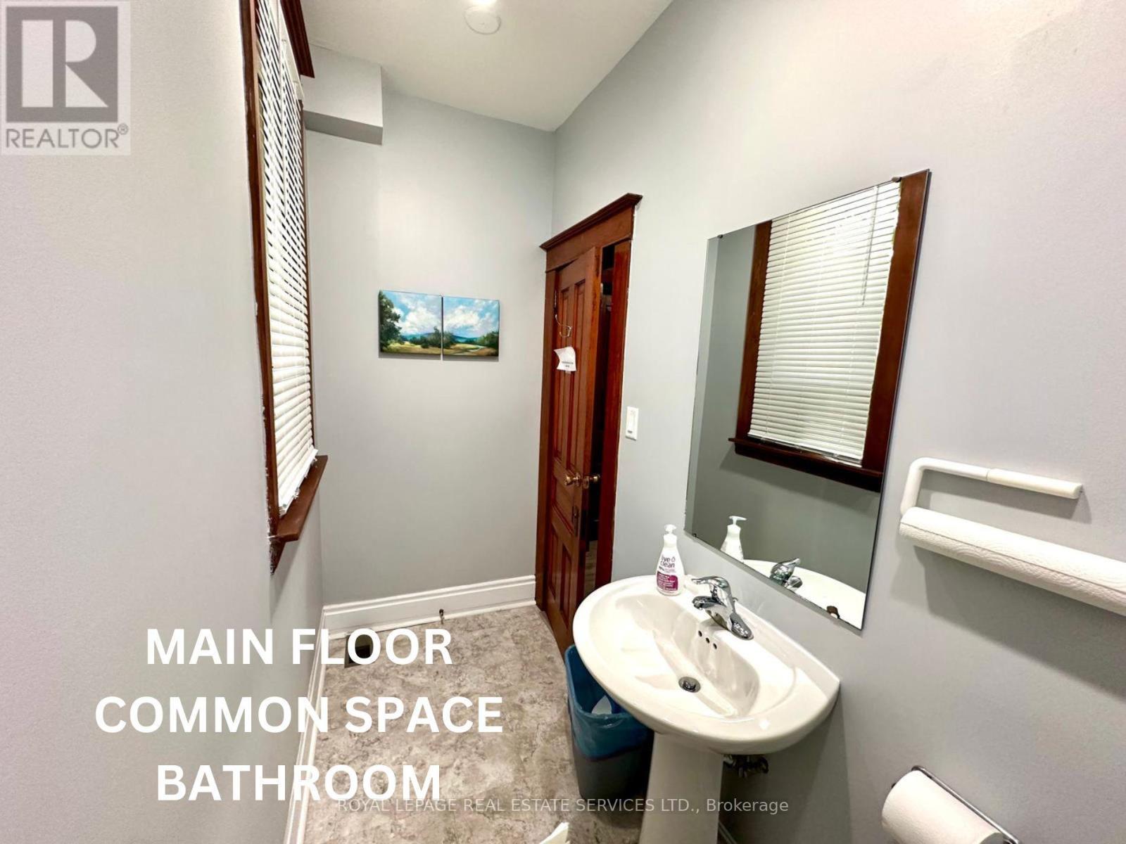 












MAIN FL - 268 MAIN STREET N

,
Brampton,




Ontario
L6V1P5

