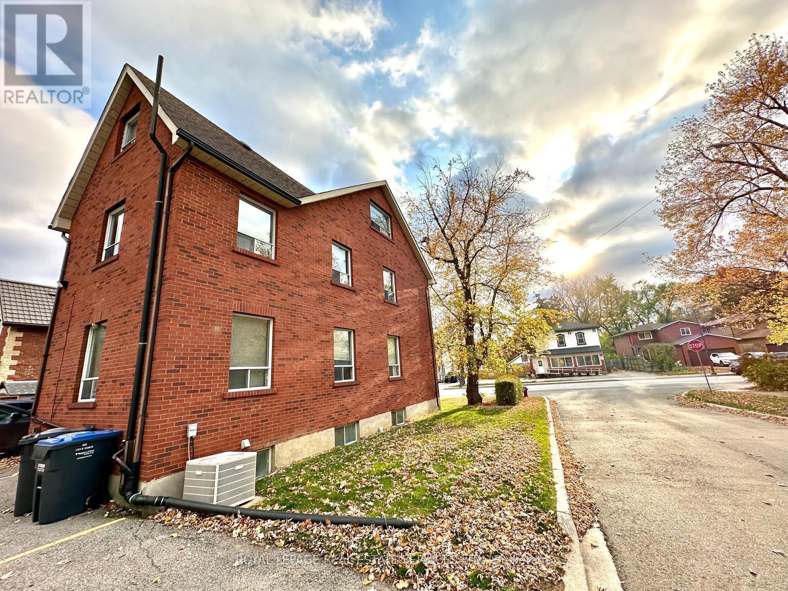 












MAIN FL - 268 MAIN STREET N

,
Brampton,




Ontario
L6V1P5

