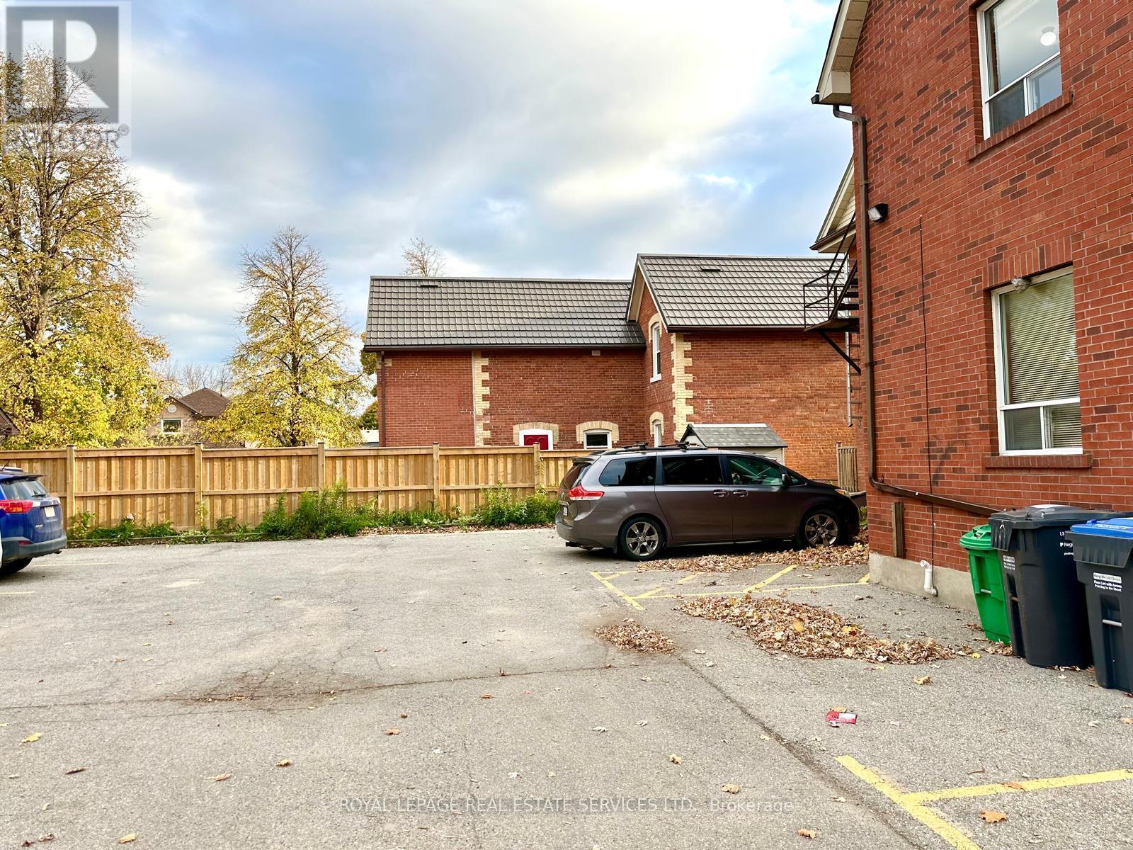 












MAIN FL - 268 MAIN STREET N

,
Brampton,




Ontario
L6V1P5

