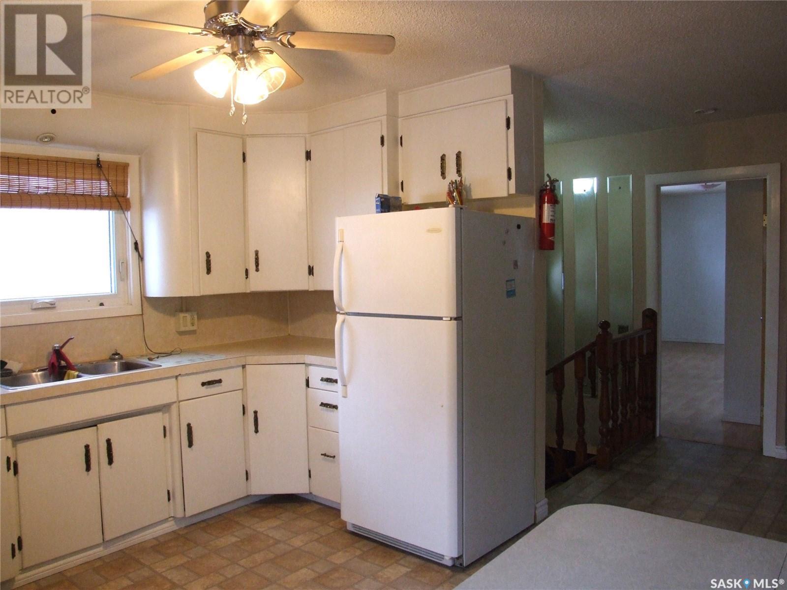 












311 3rd AVENUE E

,
Leader,




Saskatchewan
S0N1H0

