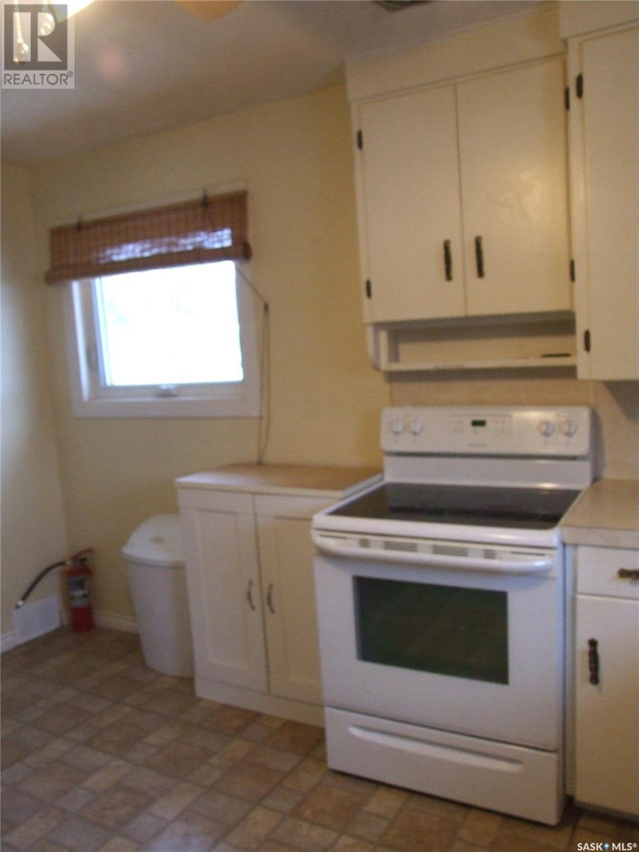 












311 3rd AVENUE E

,
Leader,




Saskatchewan
S0N1H0

