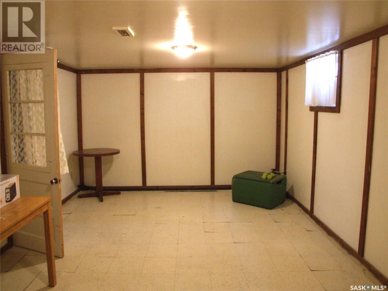 












311 3rd AVENUE E

,
Leader,




Saskatchewan
S0N1H0

