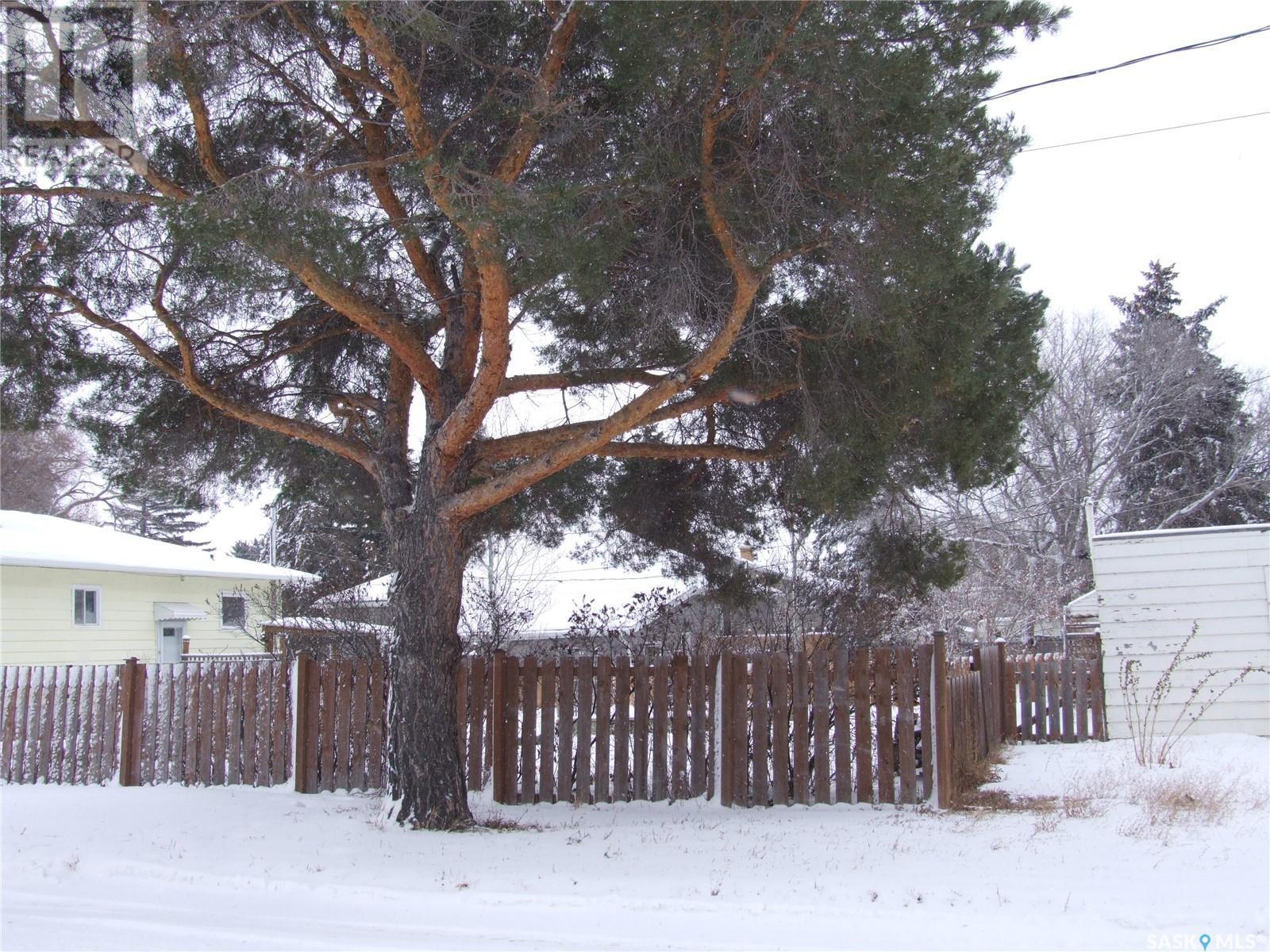 












311 3rd AVENUE E

,
Leader,




Saskatchewan
S0N1H0

