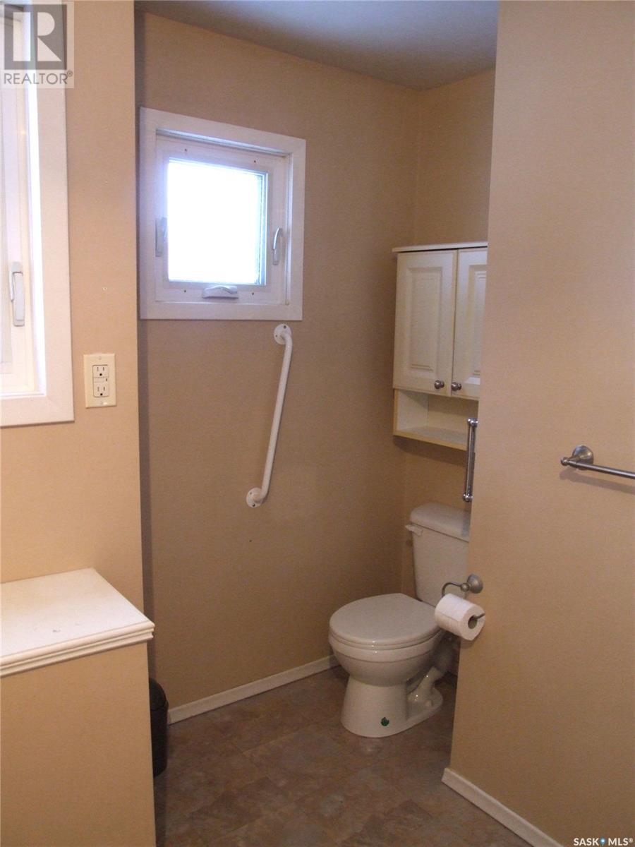 












311 3rd AVENUE E

,
Leader,




Saskatchewan
S0N1H0

