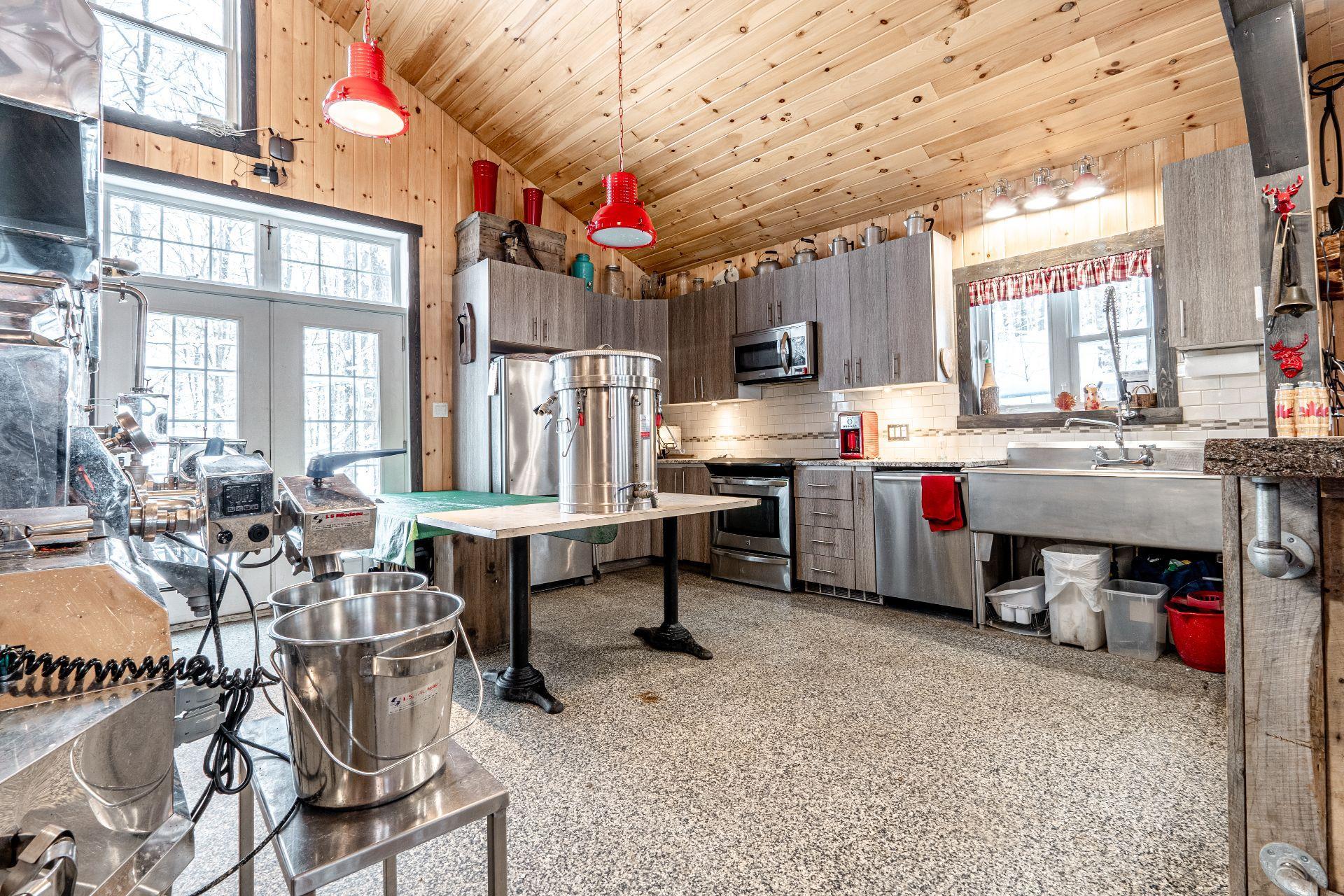 









61Y


Ch. Bonnaly

,
Orford,




QC
J1X6L3

