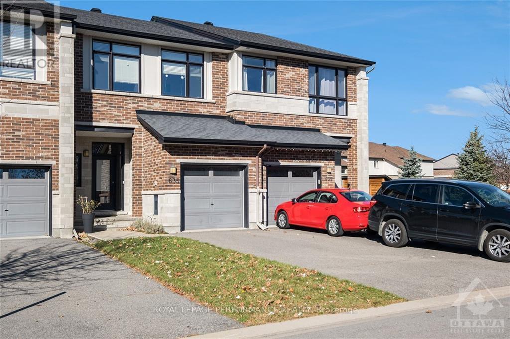 












635 WHITECLIFFS AVENUE

,
Ottawa,




Ontario
K1V2N4

