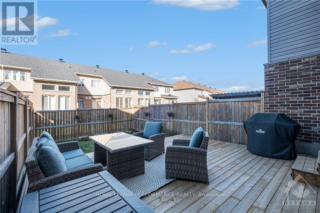 












635 WHITECLIFFS AVENUE

,
Ottawa,




Ontario
K1V2N4

