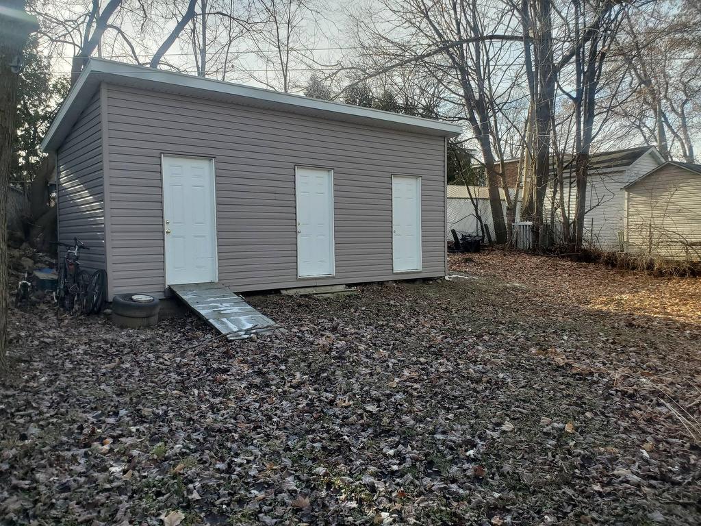 









496


Rue Latour

,
Saint-Jérôme,




QC
J6Z1H8

