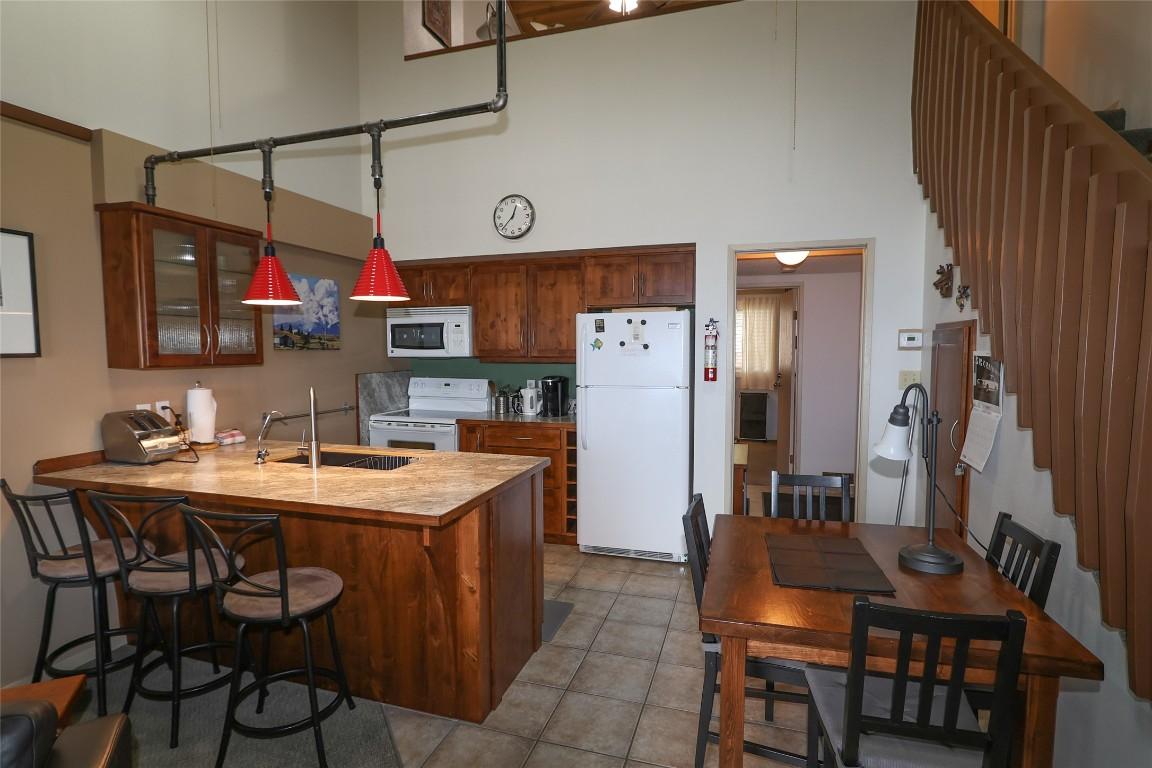 









880


NORTHSTAR

Drive, 829,
Kimberley,




BC
V1A 2Y4

