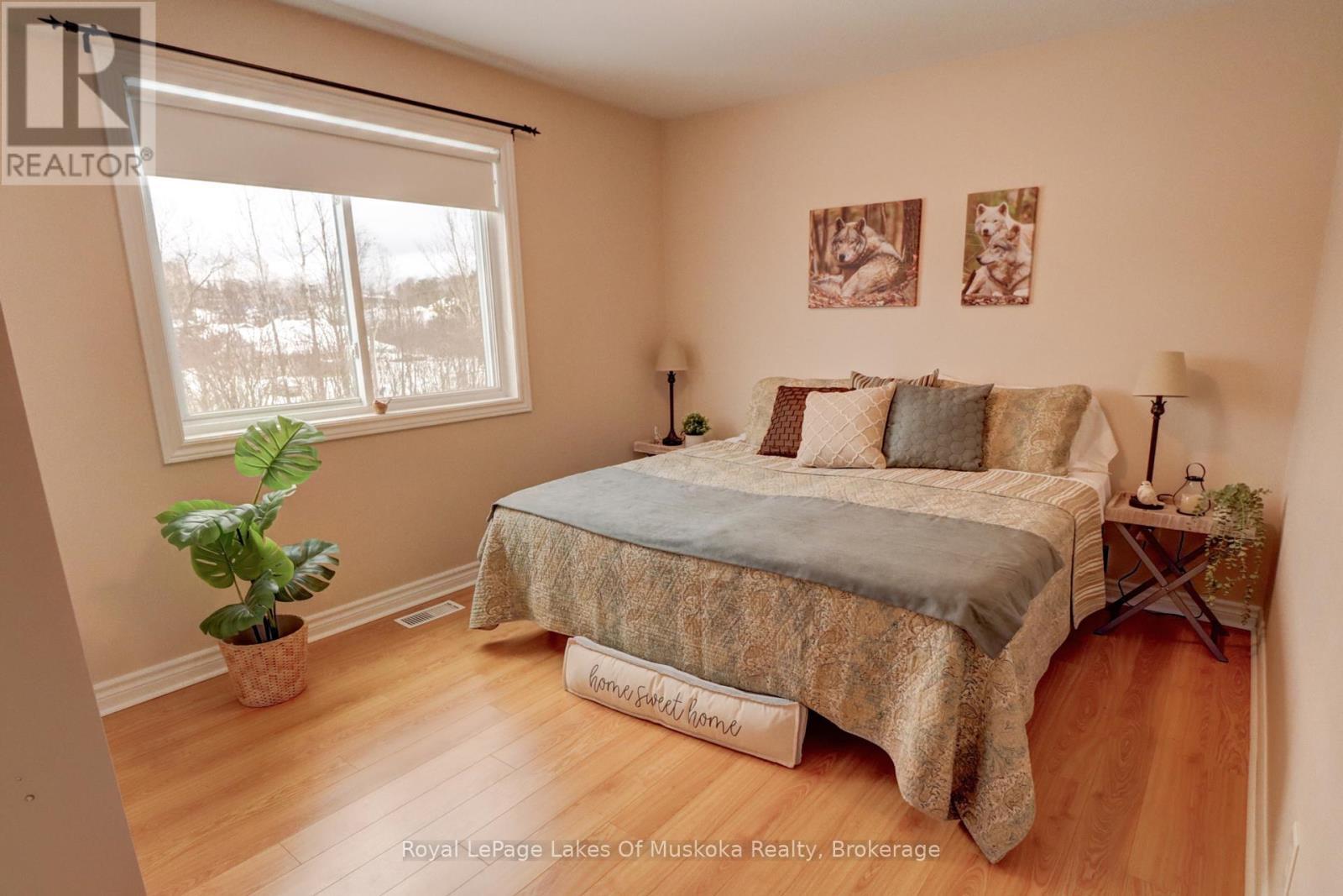 












19 CAIRNS CRESCENT

,
Huntsville (Chaffey),




Ontario
P1H1Y3

