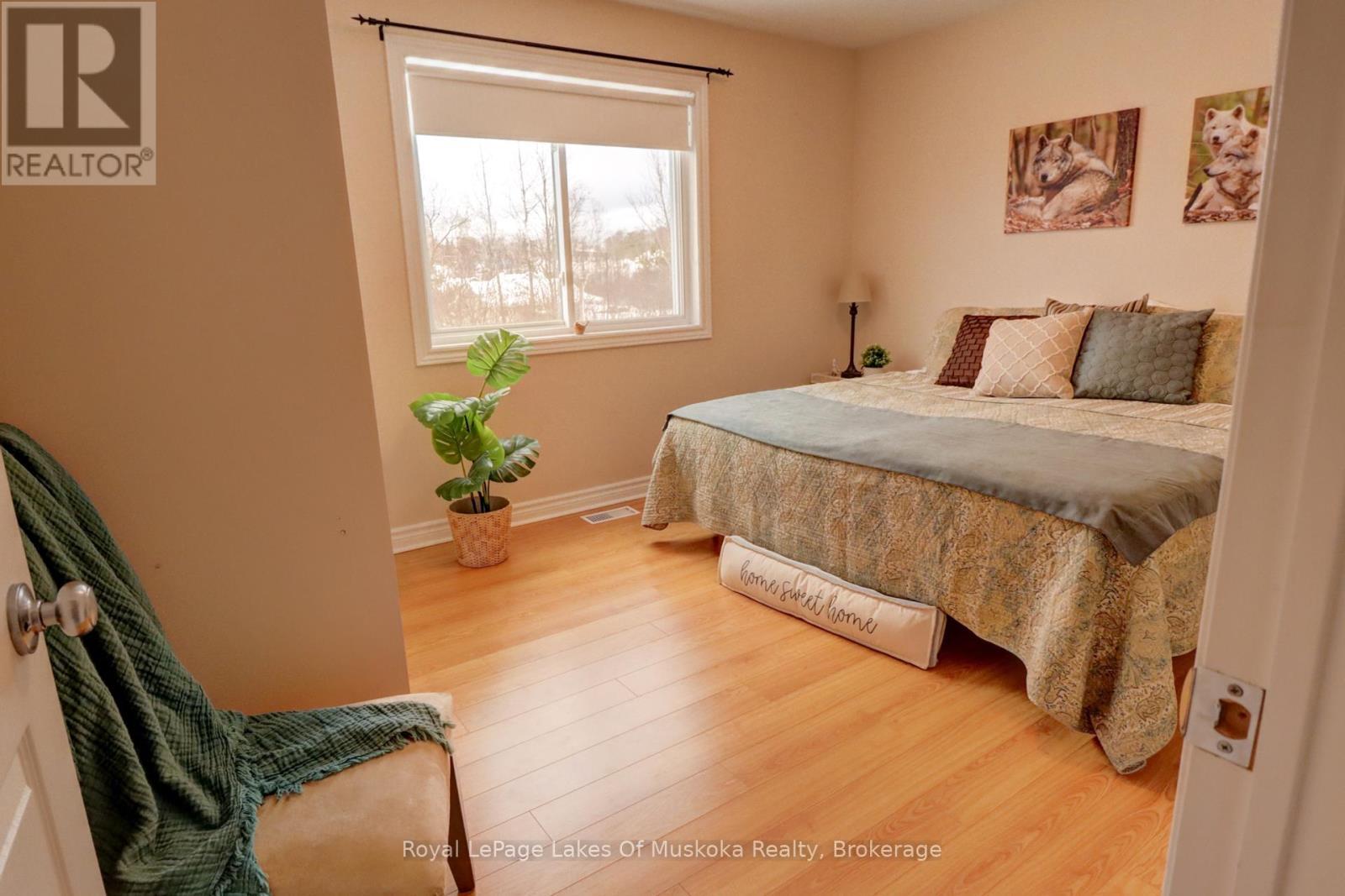 












19 CAIRNS CRESCENT

,
Huntsville (Chaffey),




Ontario
P1H1Y3

