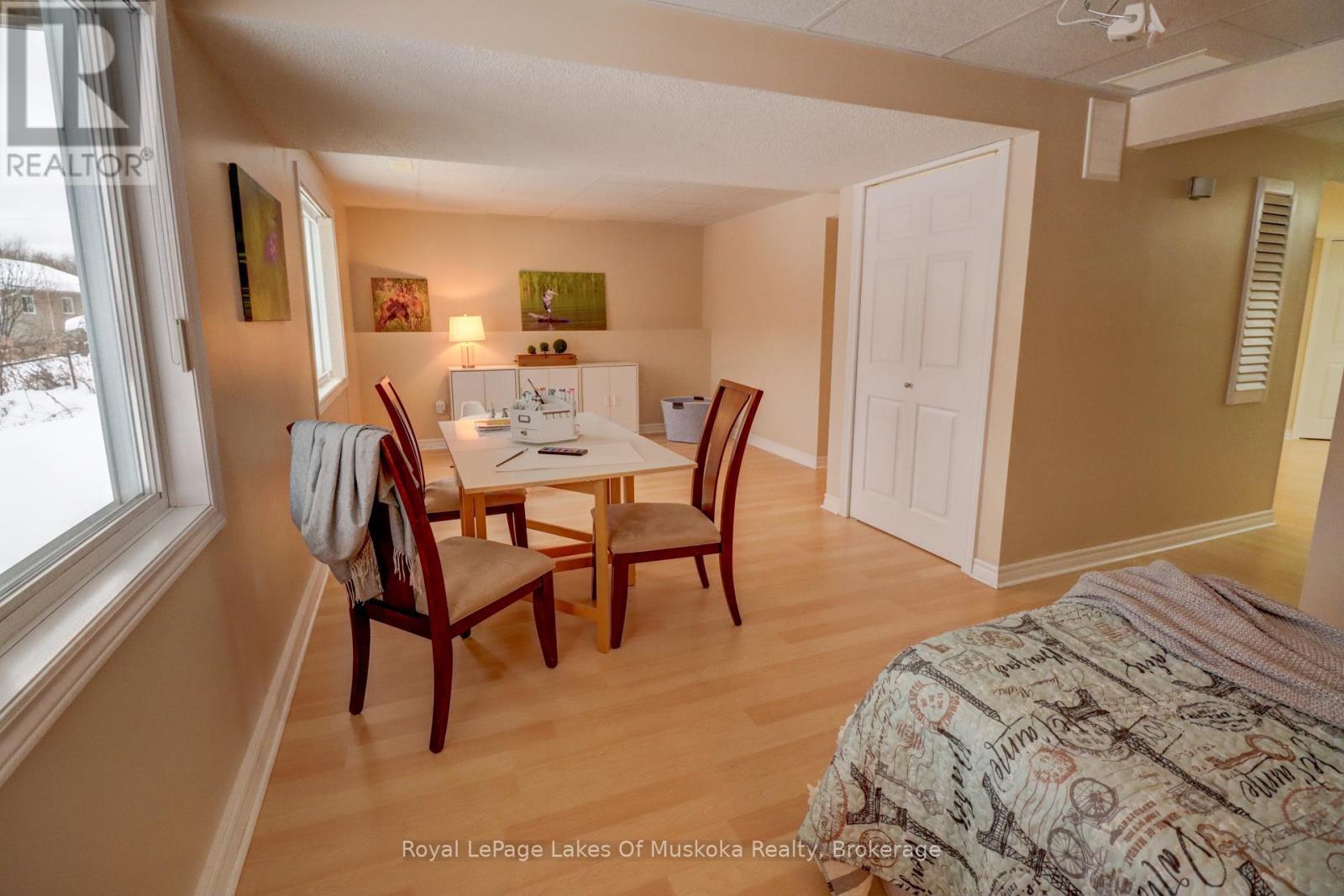 












19 CAIRNS CRESCENT

,
Huntsville (Chaffey),




Ontario
P1H1Y3

