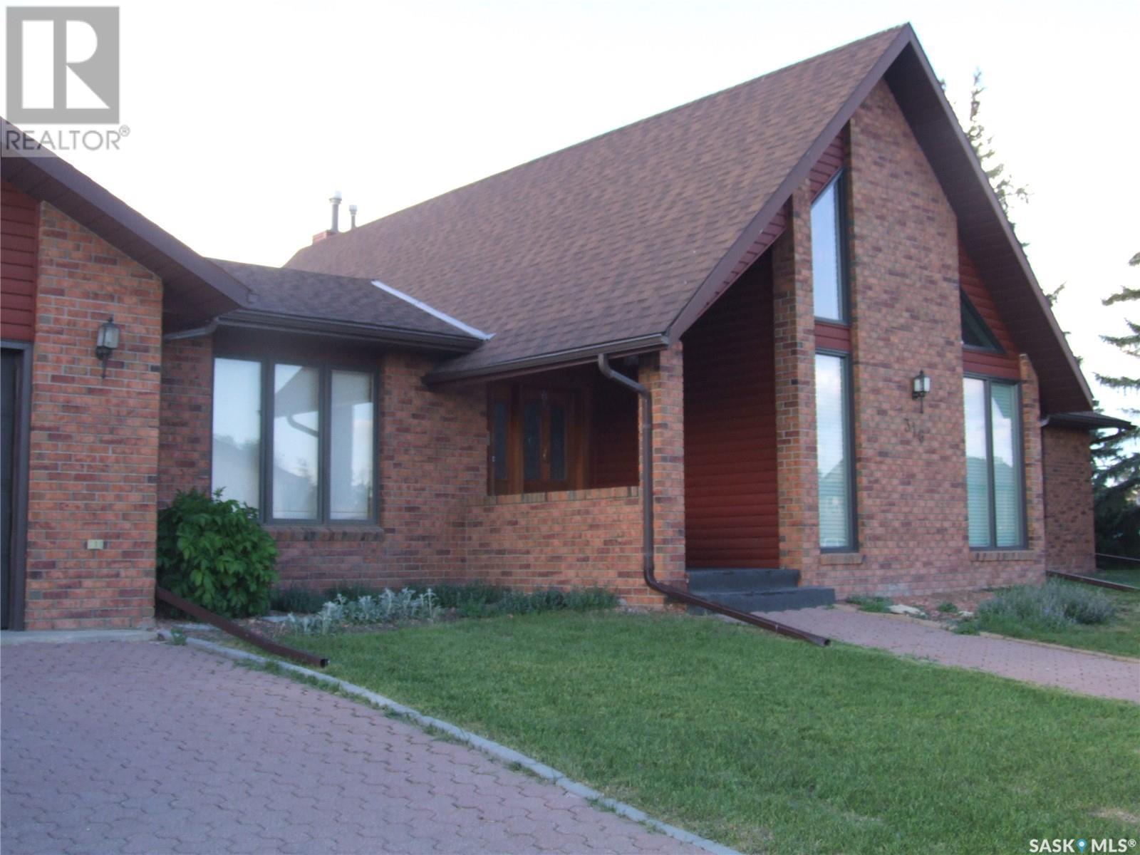 












316 8th STREET W

,
Leader,




Saskatchewan
S0N1H0

