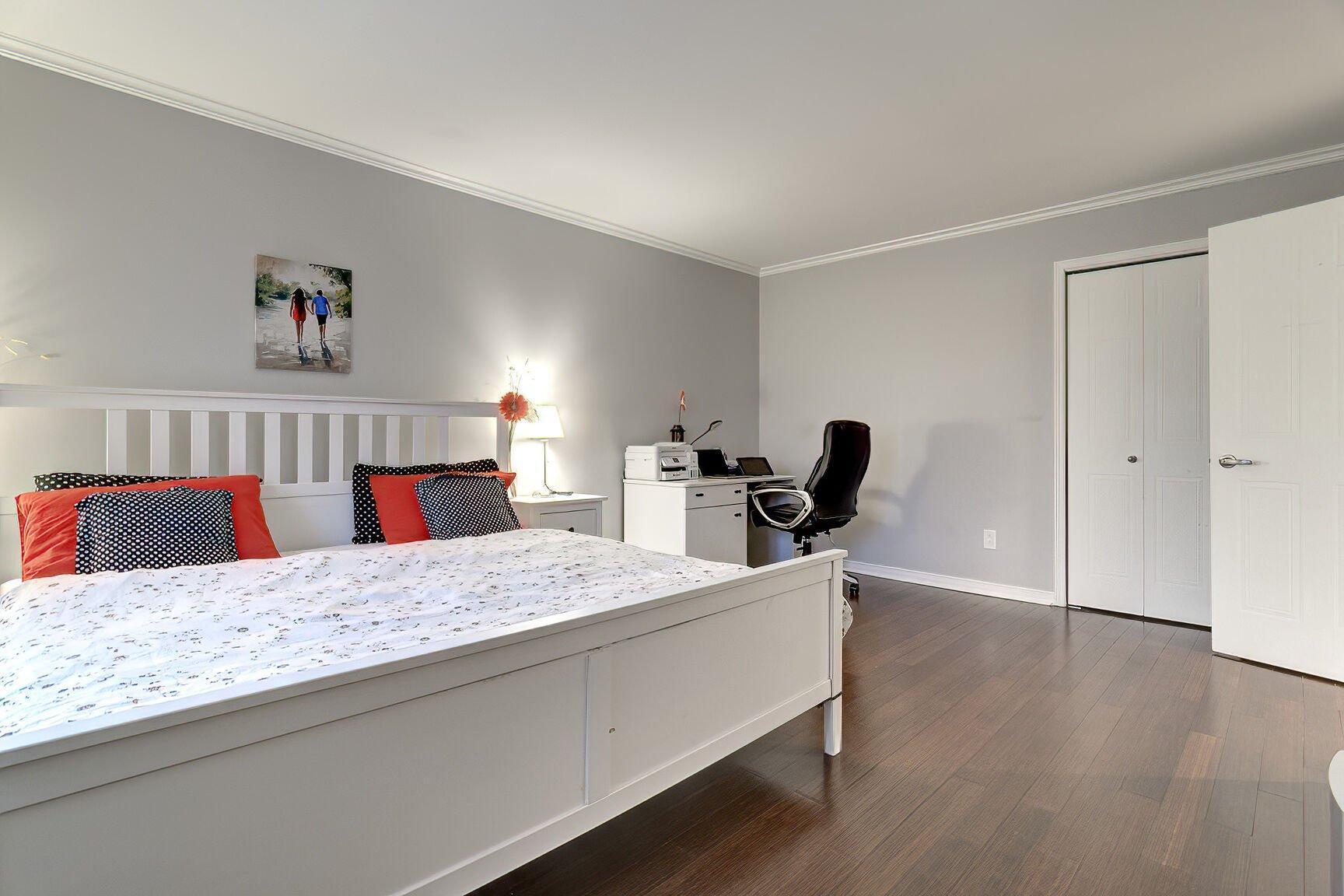 









1185


Place Santerre

,
Brossard,




QC
J4X1X3

