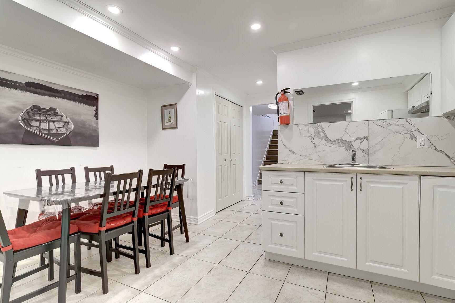 









1185


Place Santerre

,
Brossard,




QC
J4X1X3

