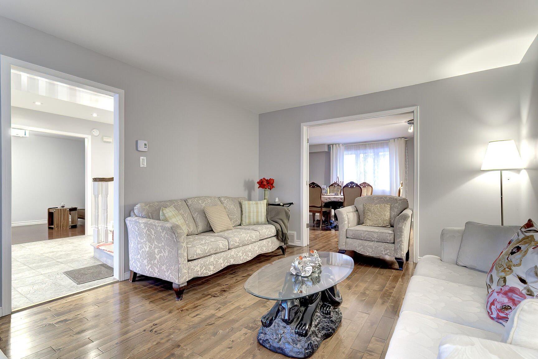 









1185


Place Santerre

,
Brossard,




QC
J4X1X3


