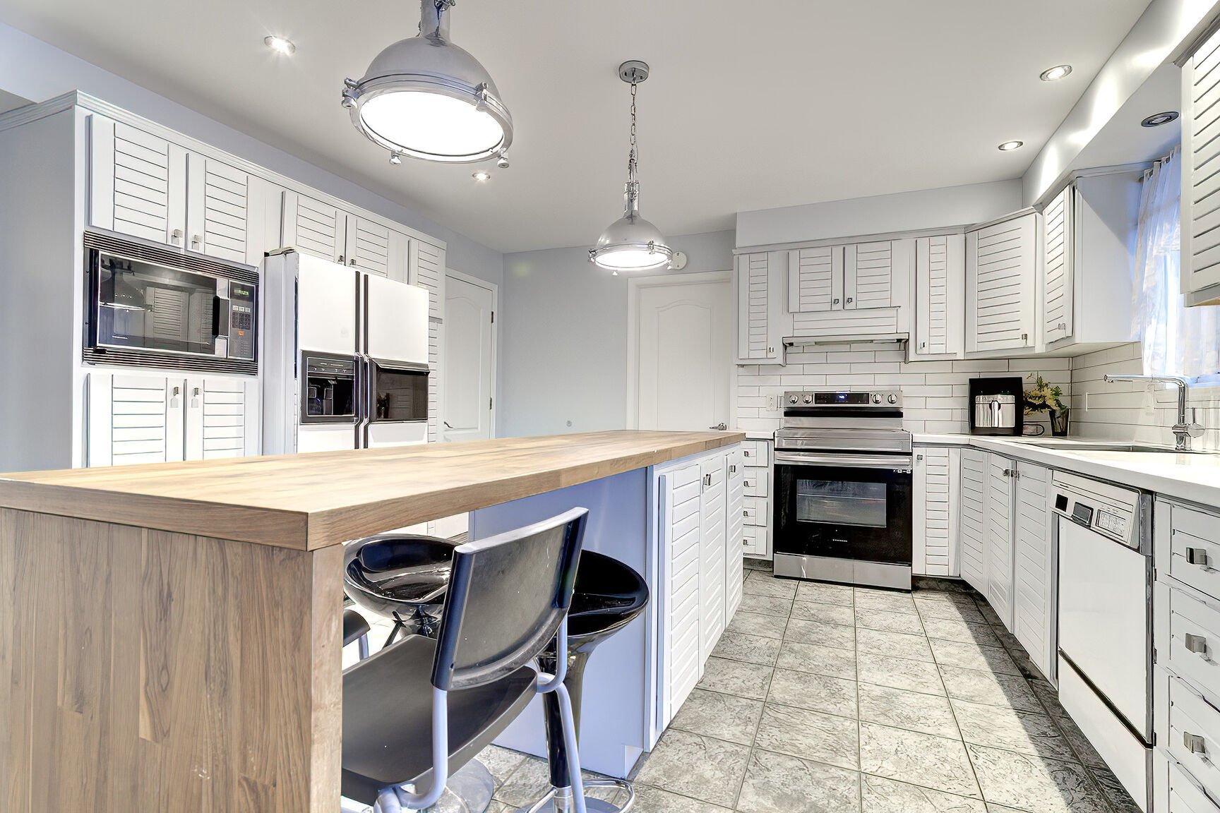 









1185


Place Santerre

,
Brossard,




QC
J4X1X3

