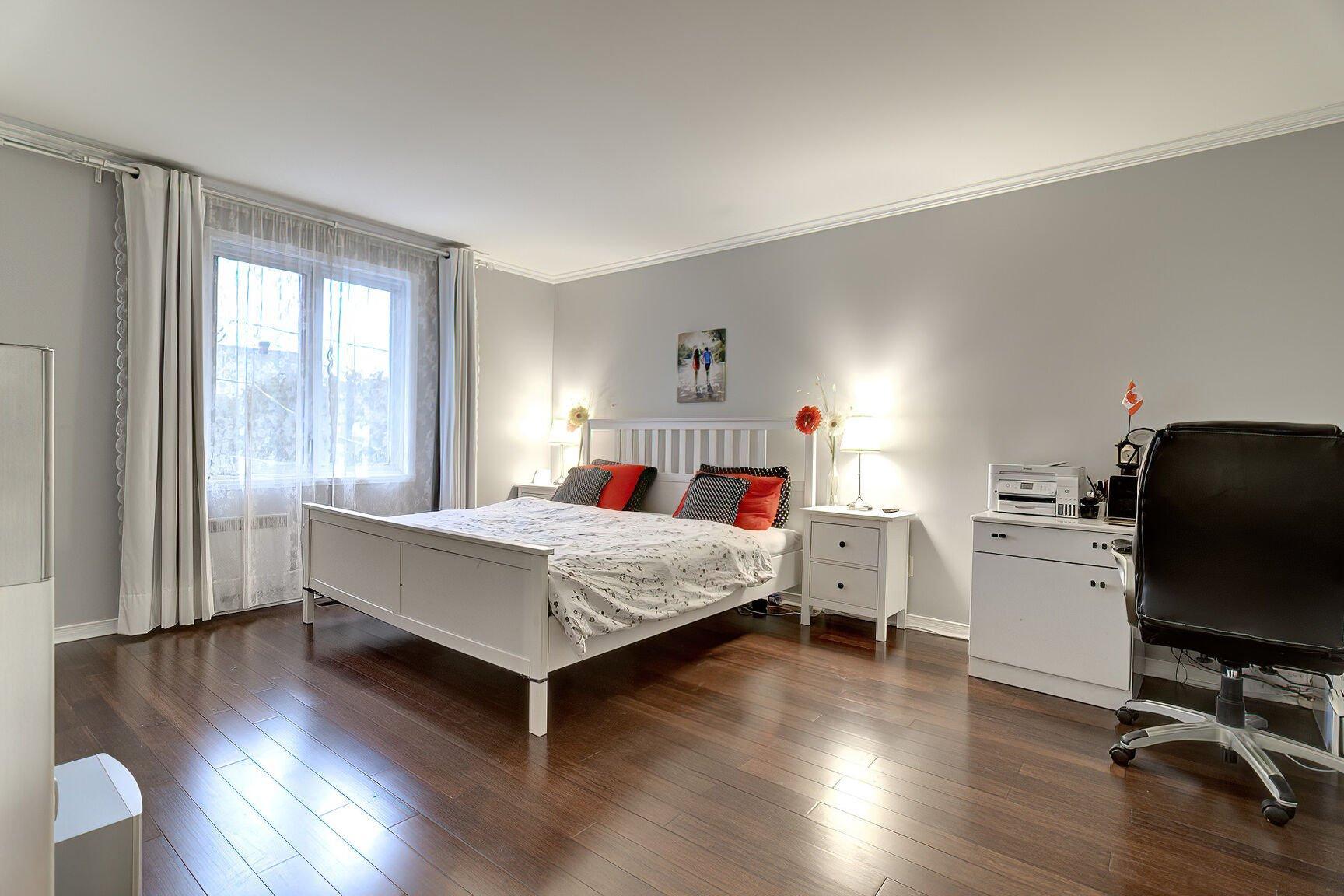 









1185


Place Santerre

,
Brossard,




QC
J4X1X3

