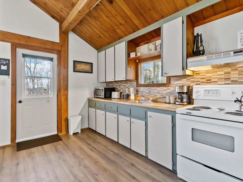 












4 11 Beach View Lane

,
Summerville Centre,







NS
B0T 1T0

