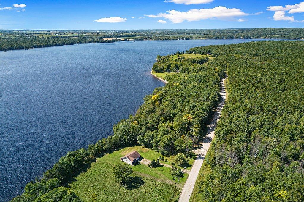 









76


Ch. de la Baie

,
L'Île-du-Grand-Calumet,




QC
J0X1J0

