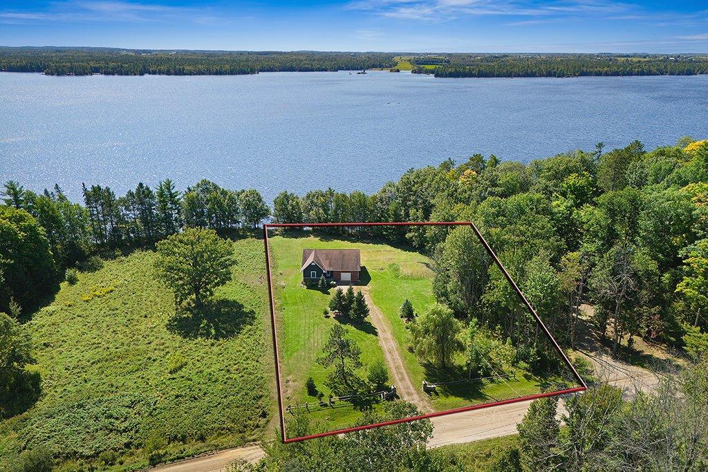 









76


Ch. de la Baie

,
L'Île-du-Grand-Calumet,




QC
J0X1J0

