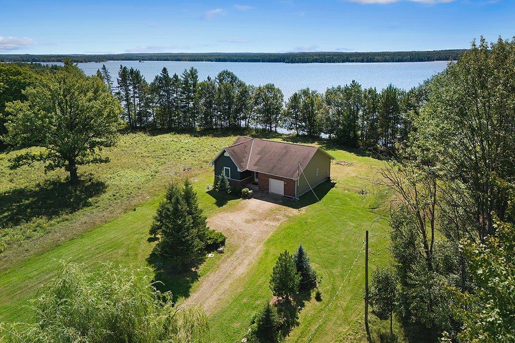 









76


Ch. de la Baie

,
L'Île-du-Grand-Calumet,




QC
J0X1J0

