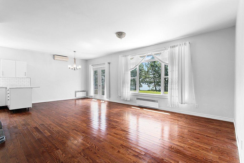 









76


Ch. de la Baie

,
L'Île-du-Grand-Calumet,




QC
J0X1J0

