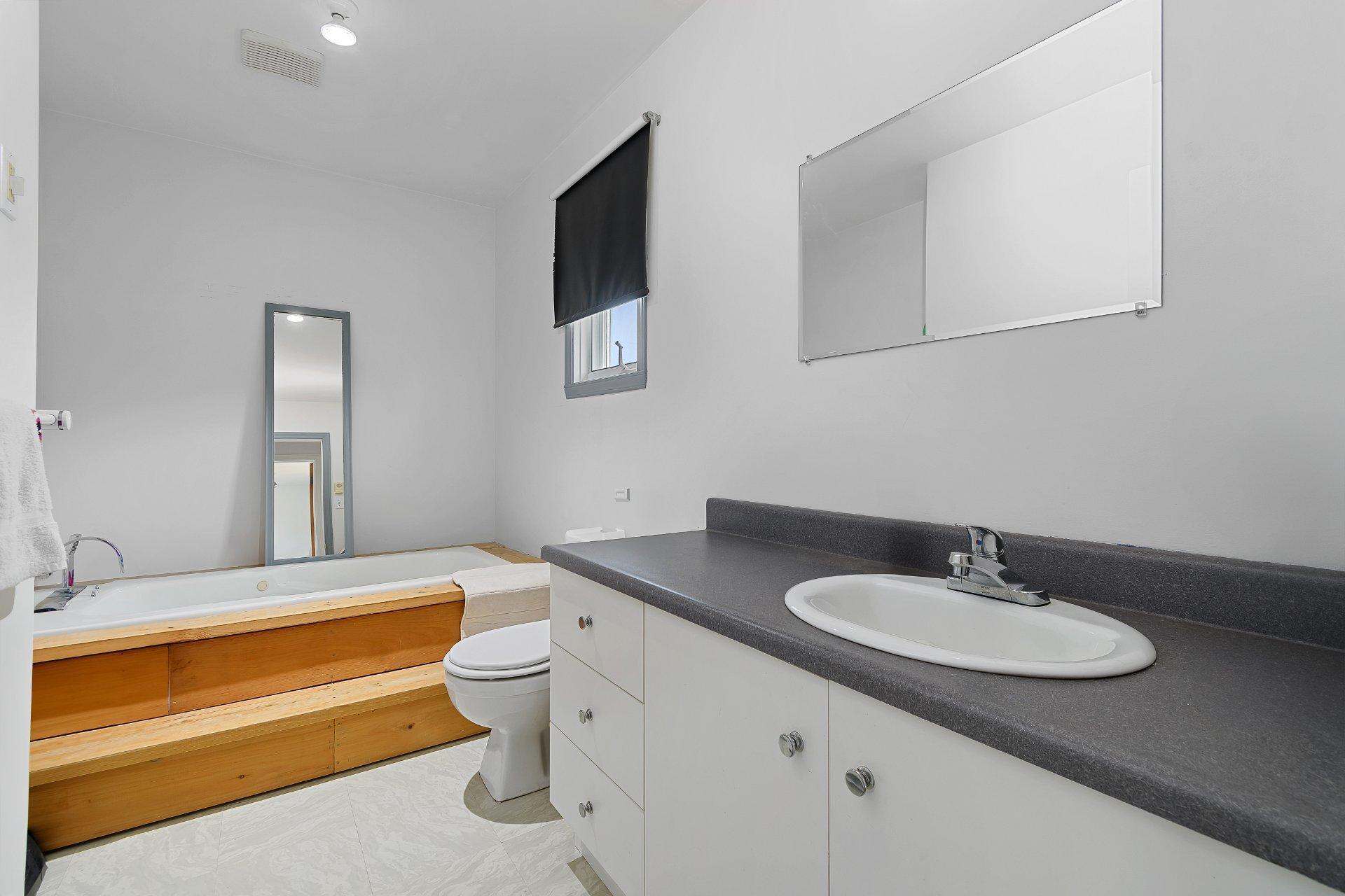 









6


Rue Robert

,
Mansfield-et-Pontefract,




QC
J0X1R0

