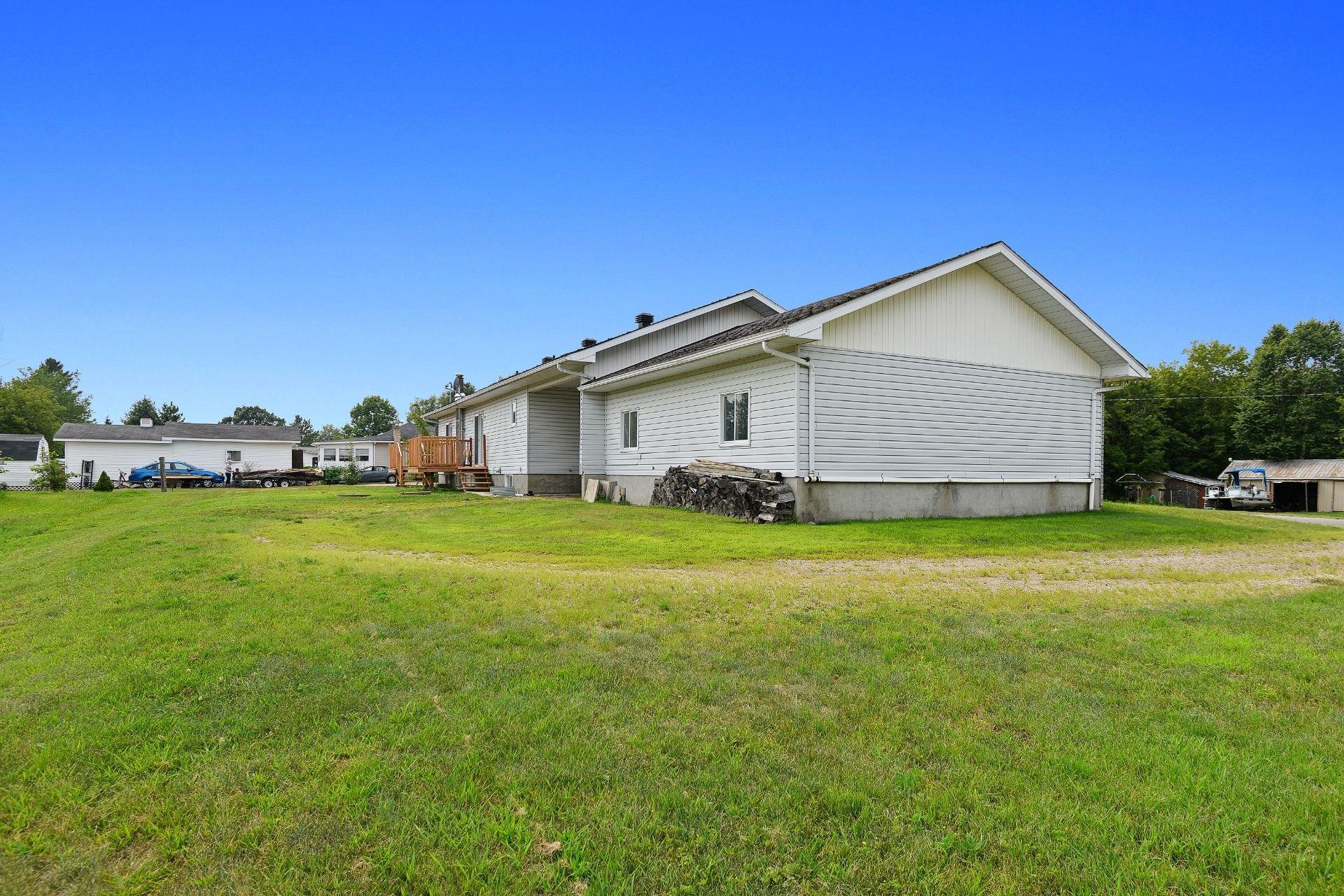 









6


Rue Robert

,
Mansfield-et-Pontefract,




QC
J0X1R0

