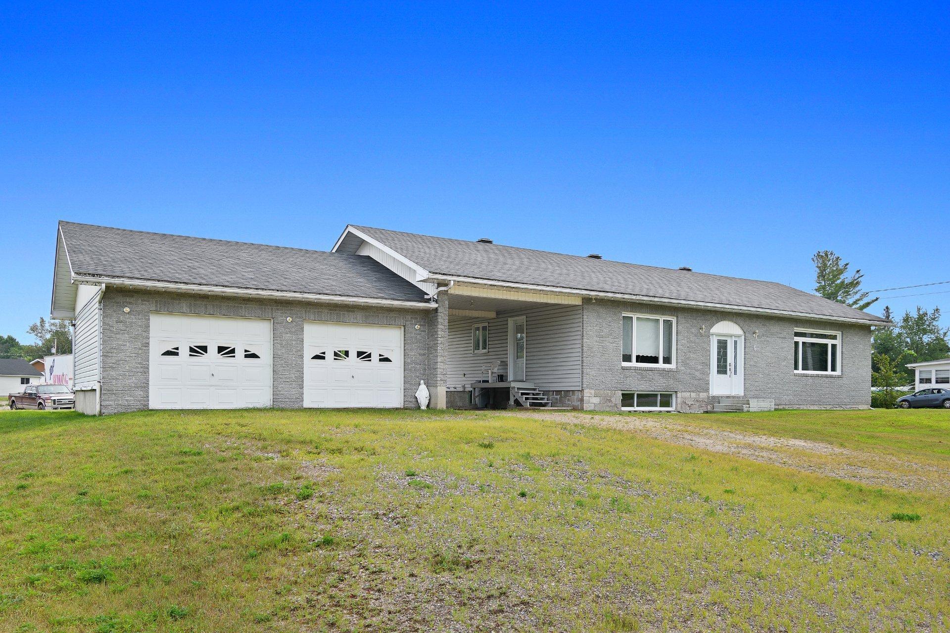 









6


Rue Robert

,
Mansfield-et-Pontefract,




QC
J0X1R0

