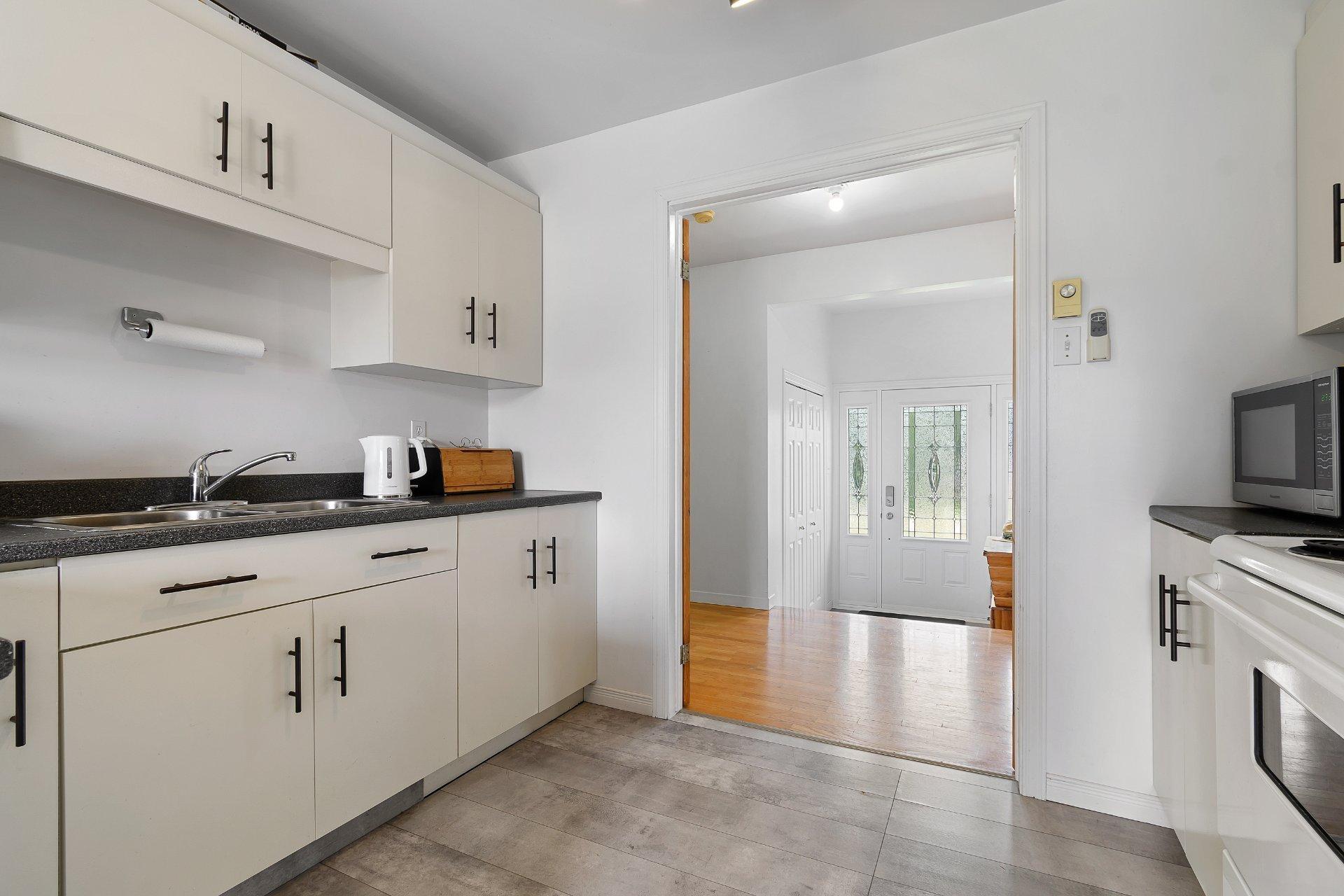 









6


Rue Robert

,
Mansfield-et-Pontefract,




QC
J0X1R0

