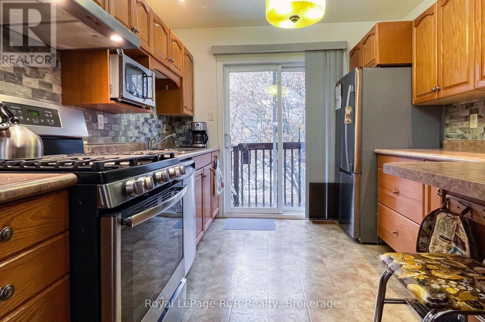 












3 - 302 PARK STREET W

,
West Grey,




Ontario
N0G1R0

